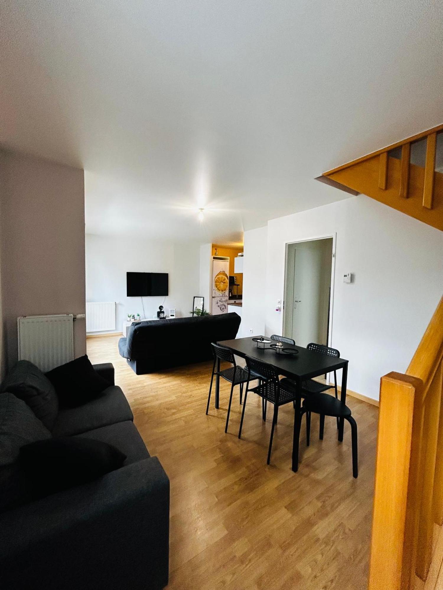 Duplex Lumineux Tout Equipe/Rer D/Balcon/Parking 코르베일에쏘네 외부 사진